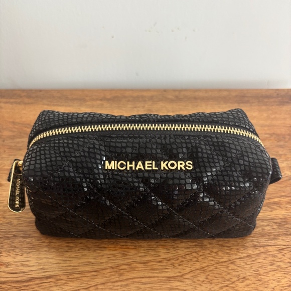 Michael Kors authentic cosmetic bag - Picture 2 of 6